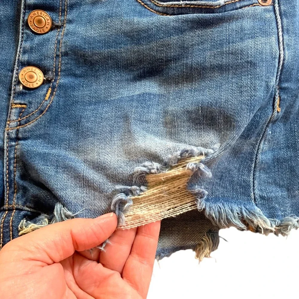 American Eagle AE Hi-Rise Shortie Denim Jean Shorts Button Fly Distressed Size 6 - Picture 6 of 14